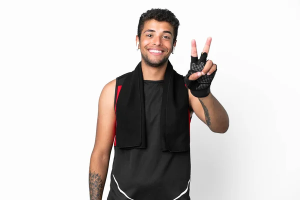Спорт Бразильський Чоловік Рушником Ізольований Білому Тлі Посміхається Показує Знак — стокове фото
