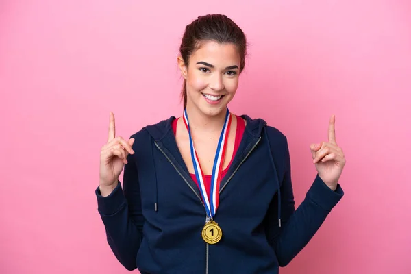 Young Brazilian Sport Woman Medals Isolated Pink Background Pointing Great — Stock Photo, Image