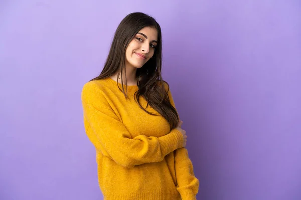 Jonge Kaukasische Vrouw Geïsoleerd Paarse Achtergrond Lachen — Stockfoto