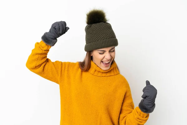 Jeune Fille Avec Chapeau Hiver Isolé Sur Fond Blanc Célébrant — Photo