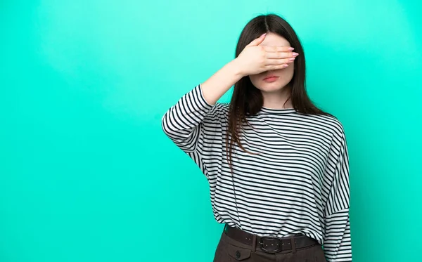 Young Russian Woman Isolated Green Background Covering Eyes Hands Want — Stock Photo, Image