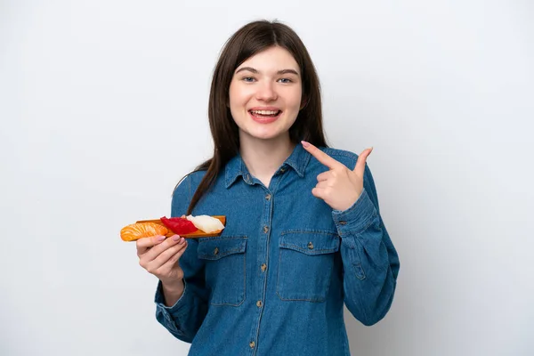Ung Rysk Kvinna Som Håller Sashimi Isolerad Vit Bakgrund Ger — Stockfoto