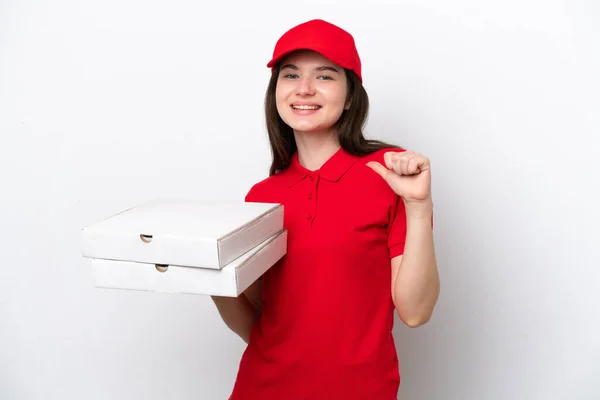 Entrega Pizza Russa Jovem Pegando Caixas Pizza Isoladas Fundo Branco — Fotografia de Stock