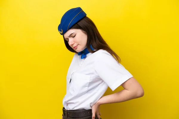 Stewardess Russische Frau Isoliert Auf Gelbem Hintergrund Leidet Unter Rückenschmerzen — Stockfoto