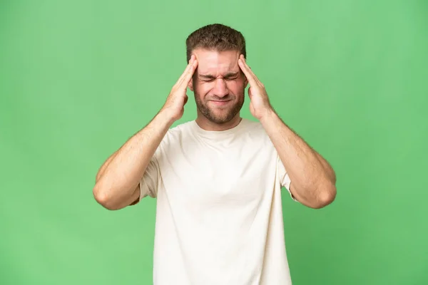 Young Handsome Caucasian Man Isolated Green Chroma Background Headache — Stock Photo, Image