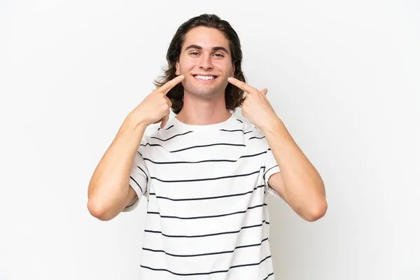 Jonge Knappe Man Geïsoleerd Witte Achtergrond Glimlachend Met Een Vrolijke — Stockfoto