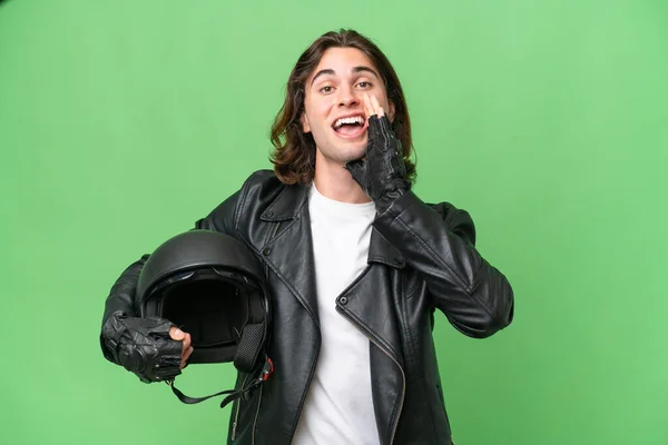 Joven Hombre Guapo Con Casco Motocicleta Aislado Sobre Fondo Croma —  Fotos de Stock