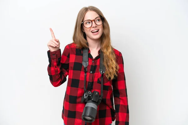 Joven Fotógrafa Bonita Mujer Aislada Sobre Fondo Blanco Con Intención — Foto de Stock