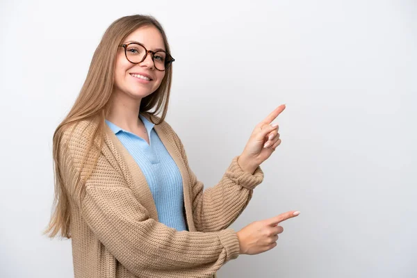 Giovane Donna Lituana Isolata Sfondo Bianco Che Punta Dito Verso — Foto Stock