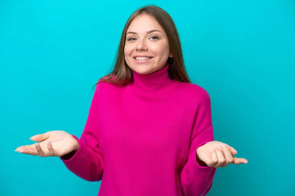 Mladý Litevský Žena Izolovaný Modrém Pozadí Šťastný Usmívající — Stock fotografie