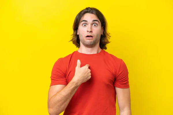 Caucasian Handsome Man Isolated Yellow Background Pointing Oneself — Stock Photo, Image
