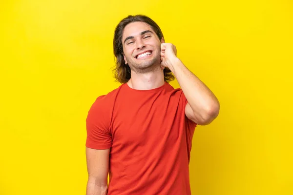 Caucasian Handsome Man Isolated Yellow Background Laughing — 스톡 사진