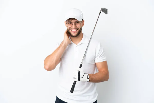 Guapo Joven Jugando Golf Aislado Sobre Fondo Blanco Riendo — Foto de Stock