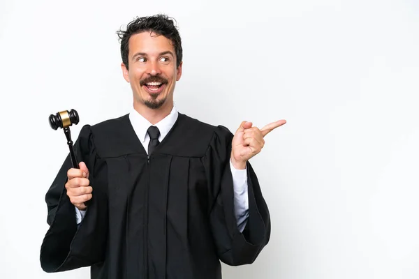 Young Judge Caucasian Man Isolated White Background Intending Realizes Solution — Stock Photo, Image