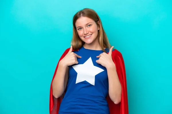 Super Eroe Donna Caucasica Isolata Sfondo Blu Con Espressione Facciale — Foto Stock