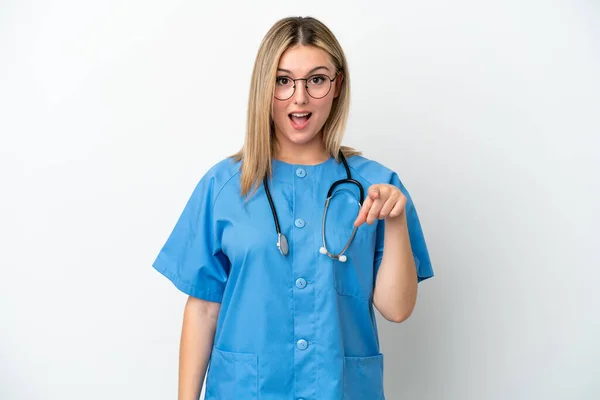 Young Surgeon Doctor Woman Isolated White Background Surprised Pointing Front — Stock Photo, Image