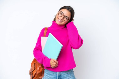 Beyaz arka planda izole edilmiş genç bayan gülüyor.