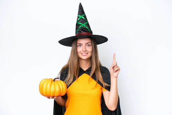 Giovane Donna Caucasica Costume Strega Possesso Una Zucca Isolata Sfondo — Foto Stock