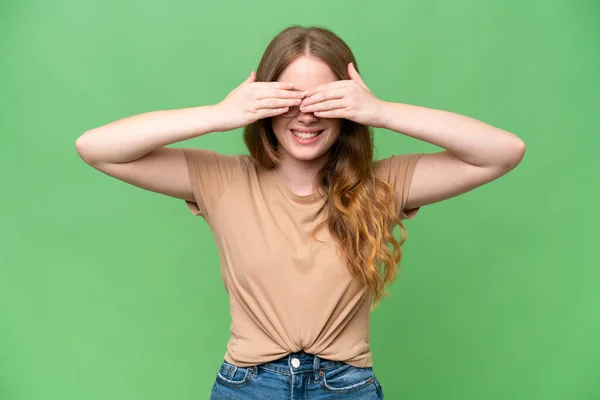 Joven Mujer Bonita Sobre Fondo Aislado Cubriendo Los Ojos Por —  Fotos de Stock