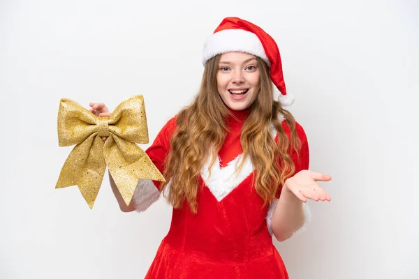 Jovem Caucasiana Com Vestido Natal Segurando Arco Natal Isolado Fundo — Fotografia de Stock