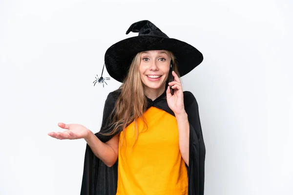 Beyaz Arka Planda Izole Edilmiş Cadı Gibi Giyinmiş Genç Sarışın — Stok fotoğraf