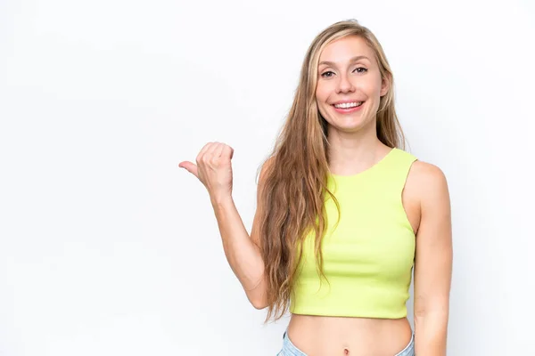 Giovane Donna Caucasica Isolata Sfondo Bianco Che Punta Verso Lato — Foto Stock