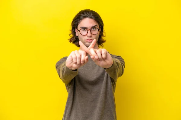 Caucásico Guapo Hombre Aislado Amarillo Fondo Haciendo Stop Gesture Con —  Fotos de Stock