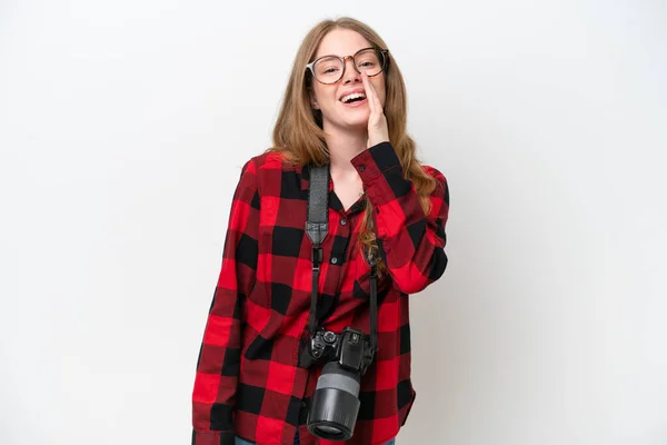 Joven Fotógrafa Bonita Mujer Aislada Sobre Fondo Blanco Gritando Con —  Fotos de Stock