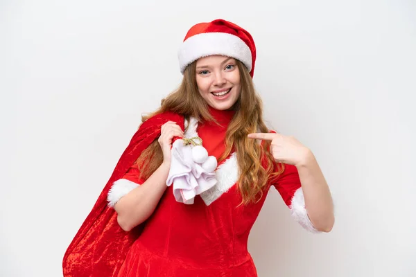 Молода Біла Жінка Різдвяним Платтям Тримає Різдвяний Мішок Ізольовано Білому — стокове фото