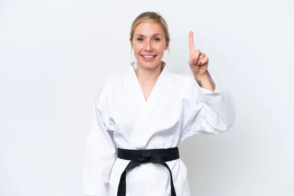 Joven Mujer Caucásica Haciendo Karate Aislado Sobre Fondo Blanco Señalando — Foto de Stock