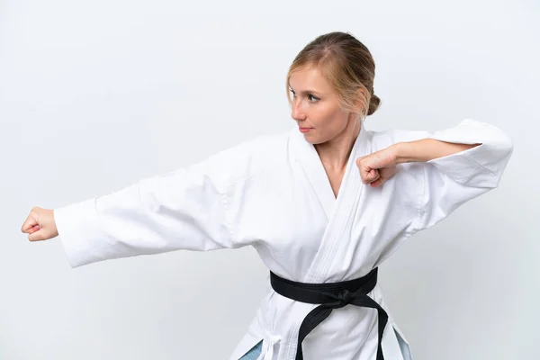 Joven Mujer Caucásica Aislada Sobre Fondo Blanco Haciendo Karate — Foto de Stock