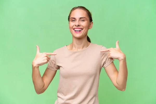 Jonge Blanke Vrouw Geïsoleerde Achtergrond Trots Zelfvoldaan — Stockfoto