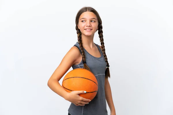 Маленька Біла Дівчинка Ізольована Білому Тлі Граючи Баскетбол — стокове фото