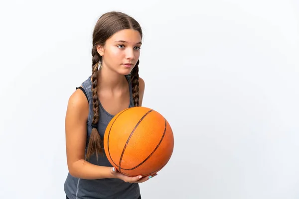 Μικρή Καυκάσια Κοπέλα Απομονωμένη Λευκό Φόντο Παίζοντας Μπάσκετ — Φωτογραφία Αρχείου