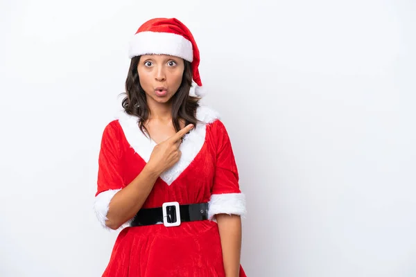 Jeune Femme Hispanique Habillée Comme Maman Noel Isolé Sur Fond — Photo