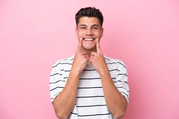 Young Caucasian Man Isolated Pink Background Smiling Happy Pleasant Expression — Stock fotografie