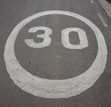 yol işareti hız sınırı