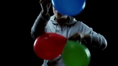 benzersiz görünümlü kadınlar balon ile dancing