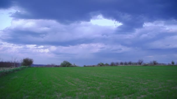 Du crépuscule à la nuit tombée 