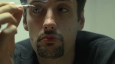 depresif adam Sigara