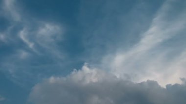 Süper 35mm kamera - sonra yağmur bulutları bahar - zaman atlamalı