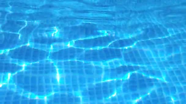 Slow motion zwembad golven — Stockvideo