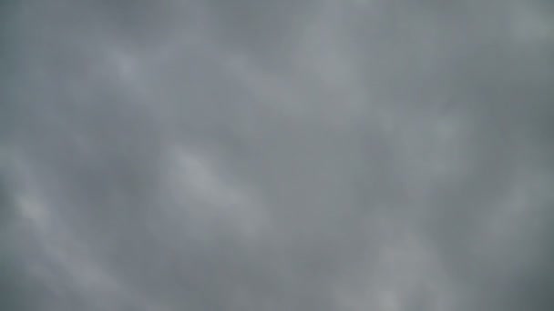 Nuages orageux passant 
