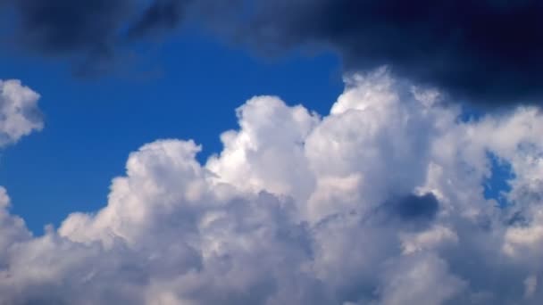 Nuvens limpas e bonitas lapso de tempo — Vídeo de Stock