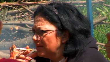 Sigara İçen Kadın