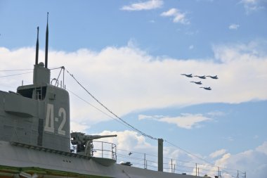 d-2 ve su
