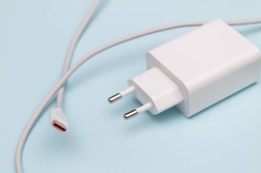 Telefon faturası mavi arkaplanda..