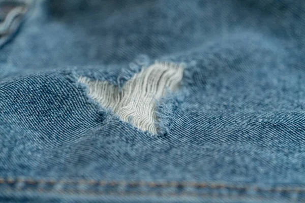 Texture Jean Bleu Denim Déchiré Détruit Déchiré Fond Tissu Bleu — Photo