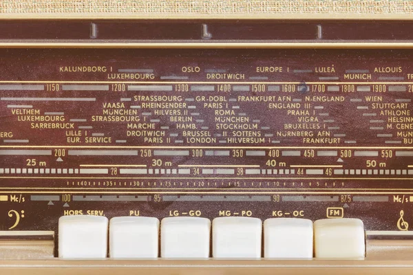 Vista Cercana Estilo Retro Una Radio Vintage Con Pantalla Que — Foto de Stock