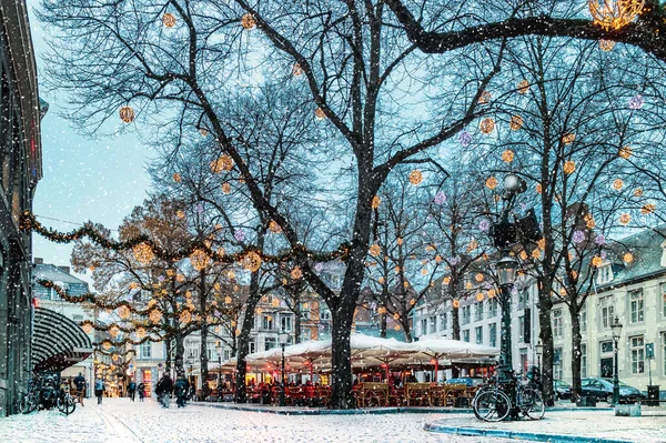 Bars Restaurants Christmas Lights Onze Lieve Vrouweplein Square Maastricht Snowfall — Stock Photo, Image